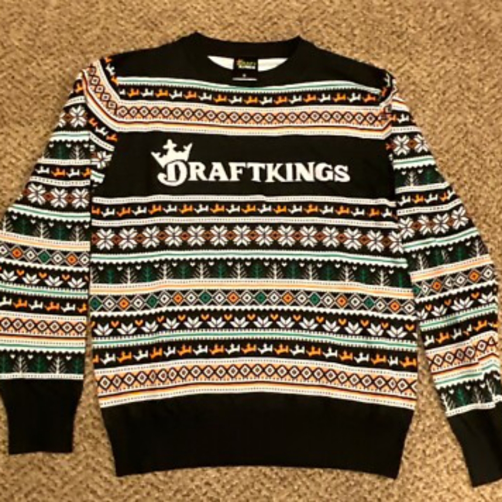 ****  Draft Kings Mens sweater Size XL